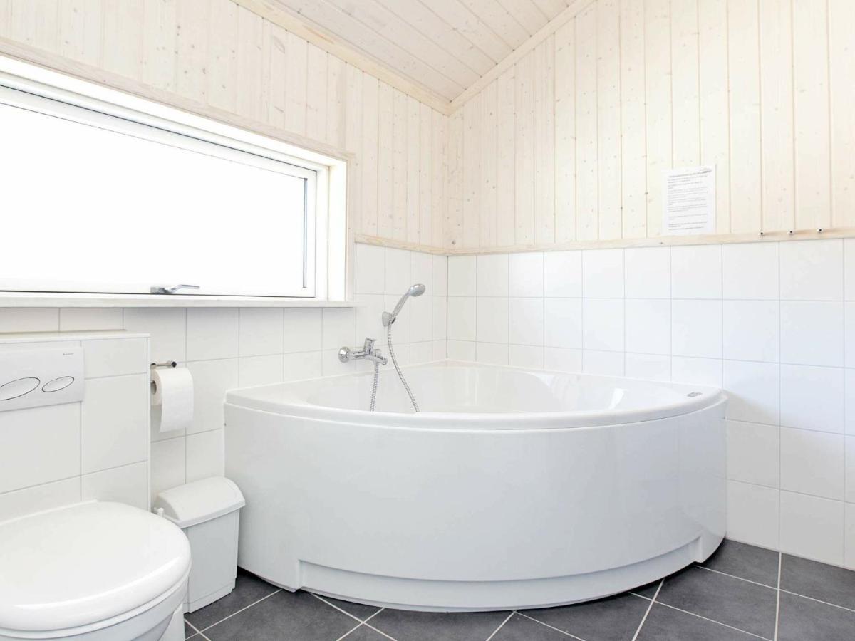 Four-Bedroom Holiday Home In Grossenbrode 1 Exterior foto